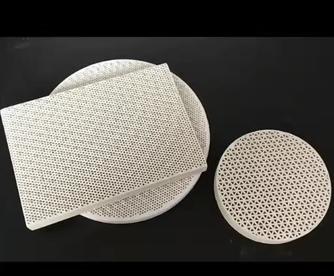Hohe Festigkeit 50-200 mm Cordierite Poröse Infrarot Honigtuch Keramikplatte für Brenner Wärmeschlagbeständigkeit