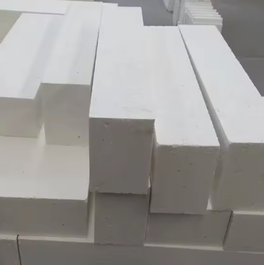 Rongsheng High Alumina Corundum Mullite Brick Feuerfeste Auskleidungssteine für Glasöfen Zementöfen und Stahlindustrie